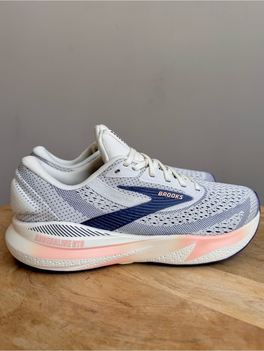 Brooks Adrenaline GTS 24 Women's Running Shoes Gray Blue Peach Size 8 Gym - Picture 6 of 14